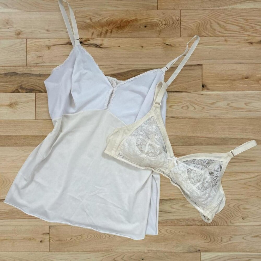 1960s BUNDLE final sale ⭐️  Vintage white / cream 1960s Original Q-T Foundations